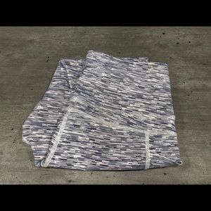 Gray Level 2 in 1 Light n Tight Hi-Rise Capri 20”